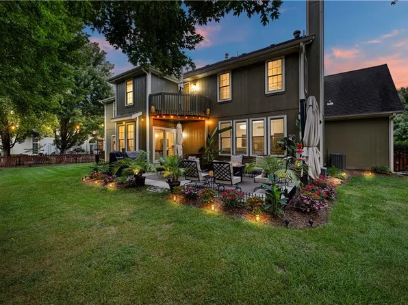 13708 Belinder St, Overland Park, KS 66224