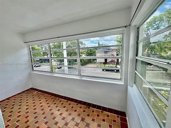 5th image of 525 NE 65th St APT B