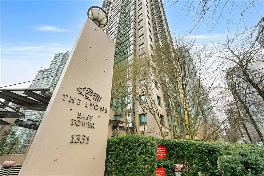 2 bed, 749 sqft, $2,800 — Photo 1