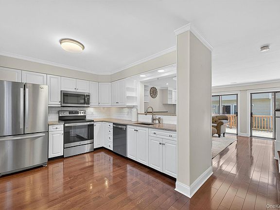 3rd image of 6306 Chelsea Cove N