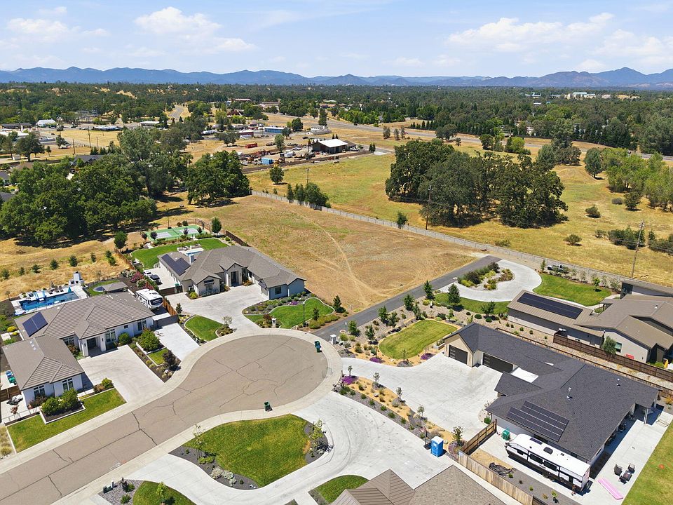 1st image of Grand Estates Dr