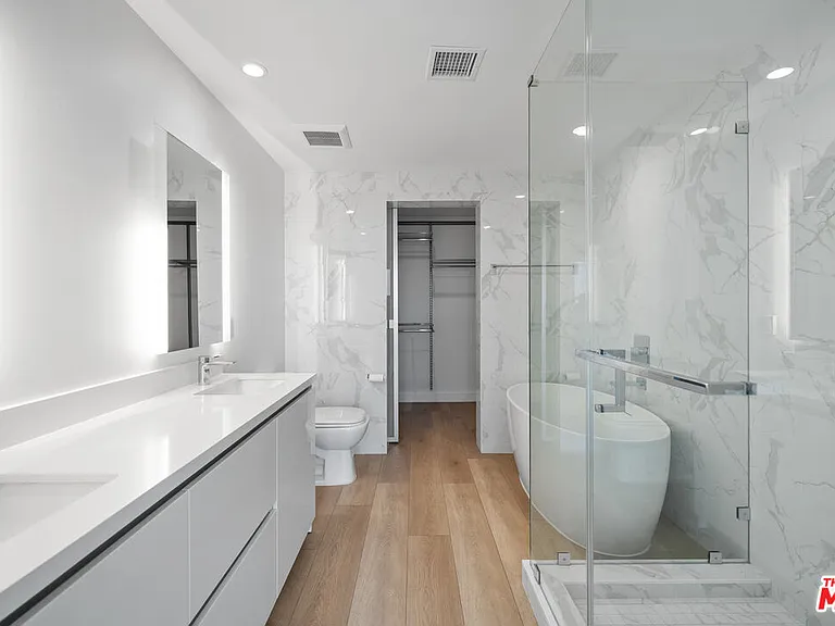 957 Figueroa Ter #307 — Photo 19