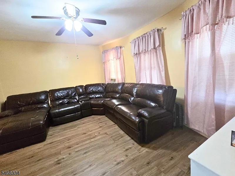 2 bed, 1.0 bath, 1000 sqft, $2,600 — Photo 3