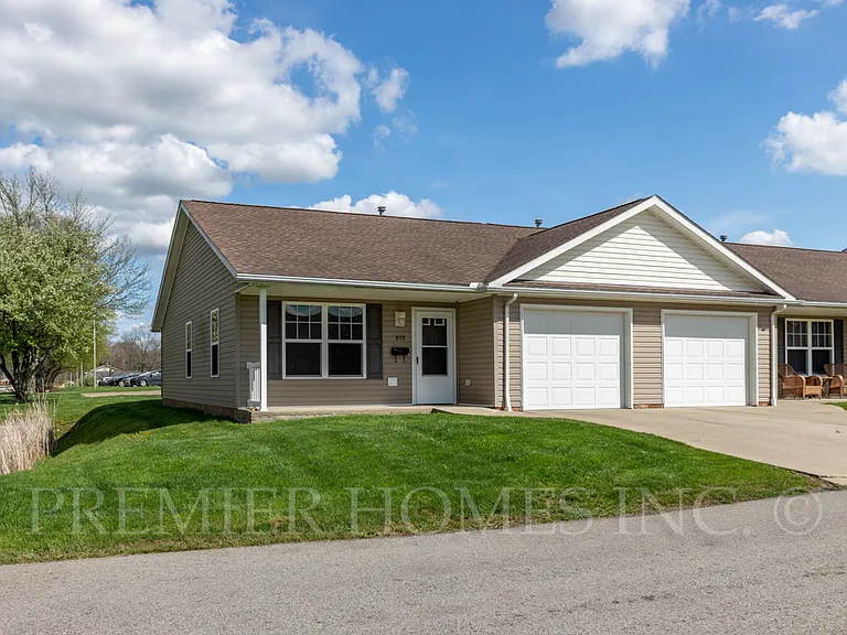 808 Serenity Ln #808 — Photo 2