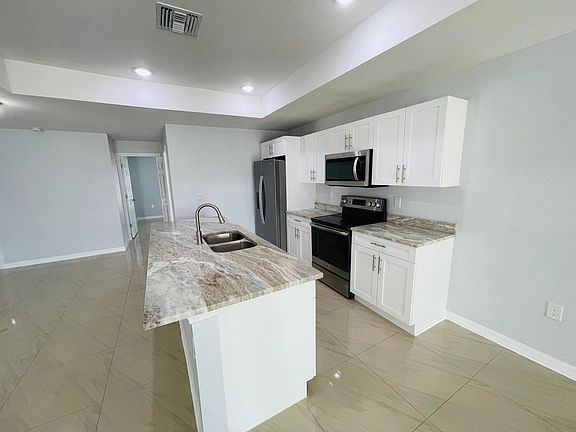 4th image of 746 Homer Ave S