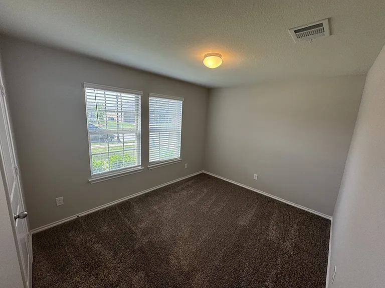 929 Alton Dr — Photo 15
