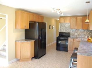 33 Hemans St, Worcester, MA 01605