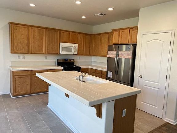 3rd image of 1055 Old Wharf Pl