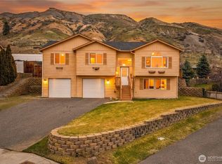 3953 NE Vista Del Rey Dr, East Wenatchee, WA 98802