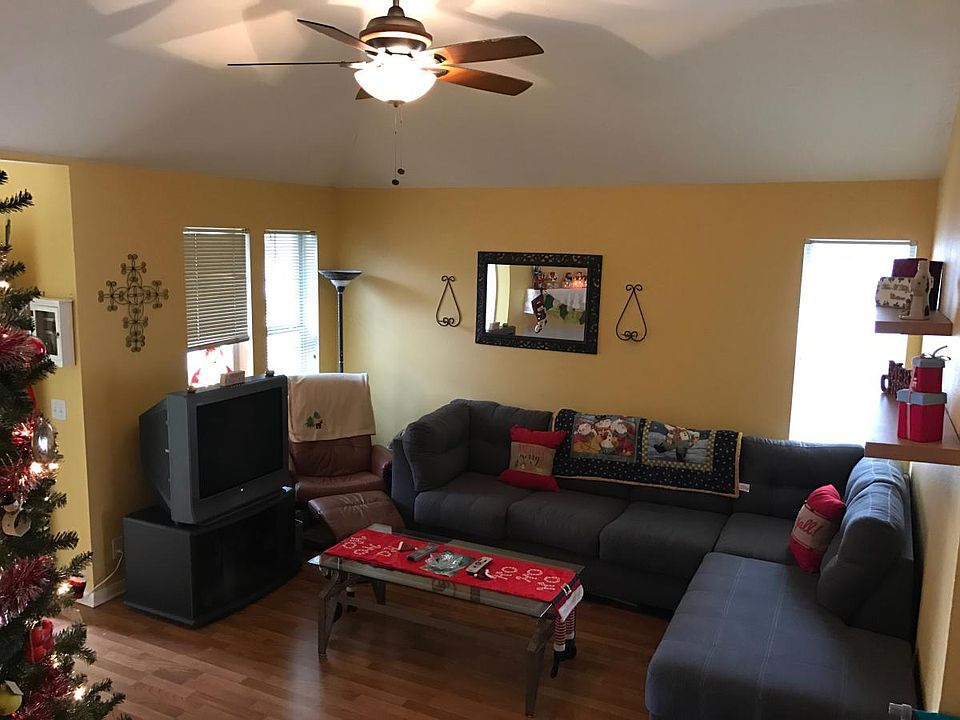 Living Room - Before Paint