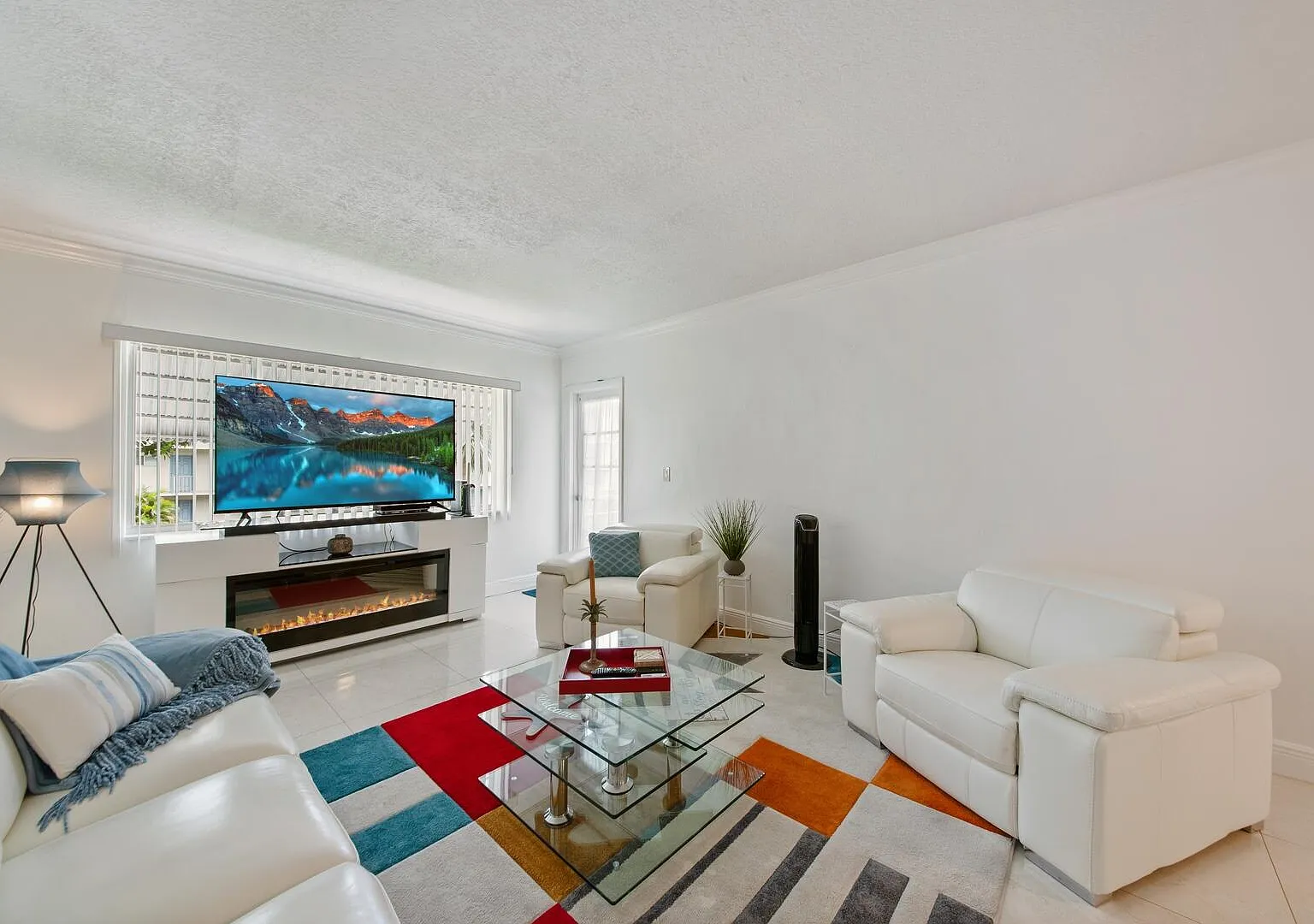 1 bed, 1.0 bath, 744 sqft, $1,575 — Photo 1