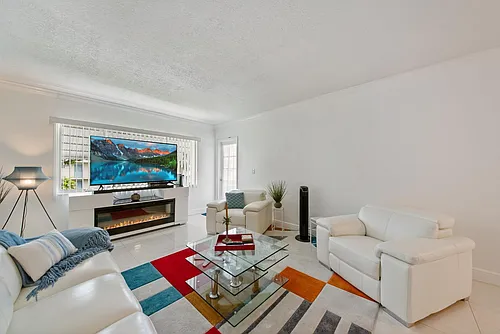 2581 N Garden Dr #206 Photo 1