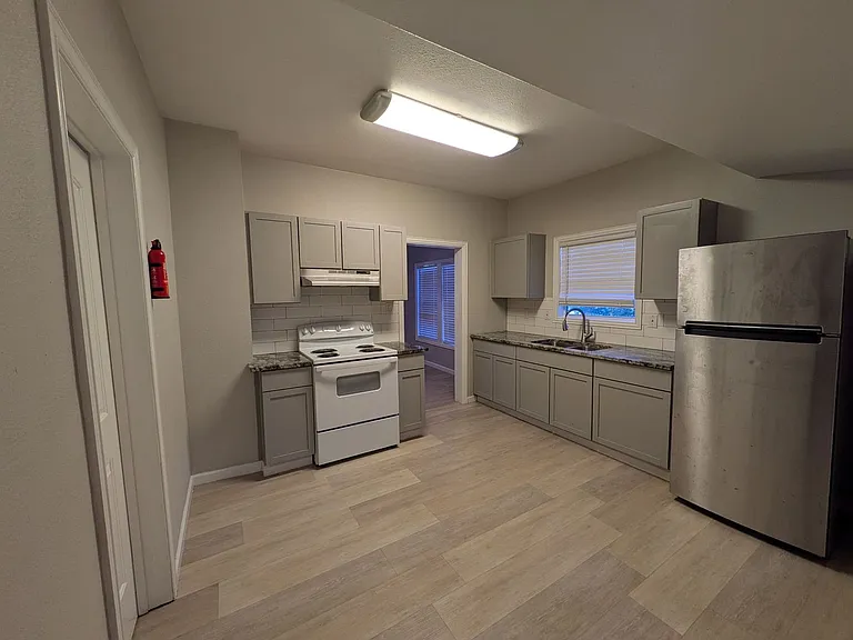 614 Euclid St — Photo 7