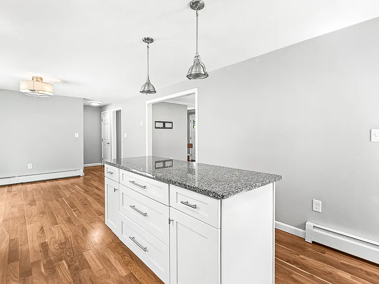 38 Idora Ave — Photo 10