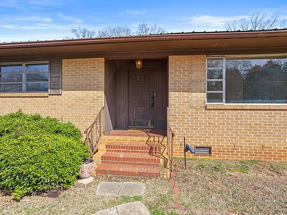 3rd image of 214 Hunts Bridge Rd