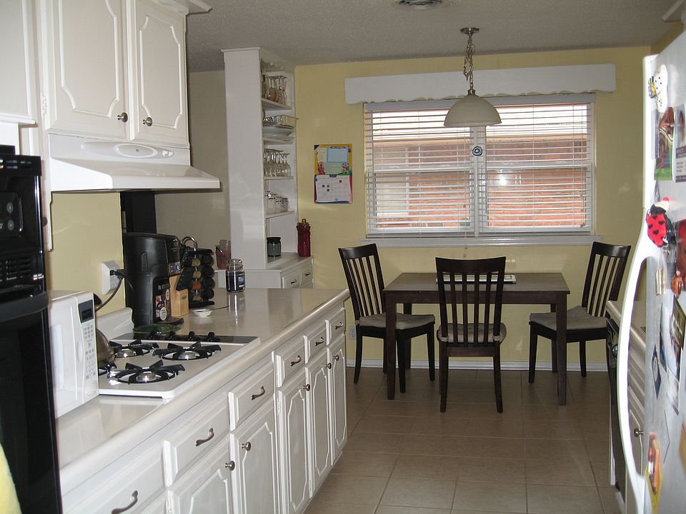 1st image of 4816 Woodview Dr