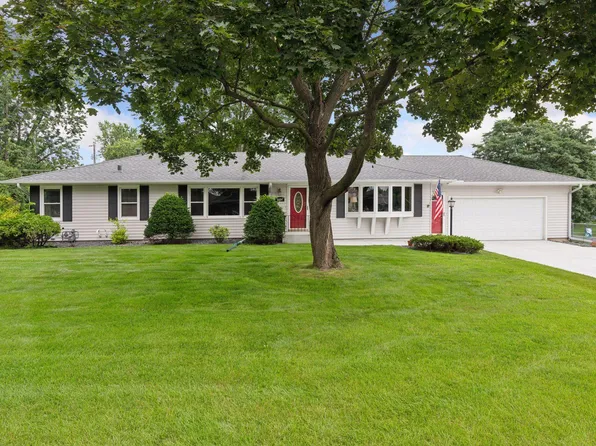 8431 Haeg Dr, Bloomington, MN 55431