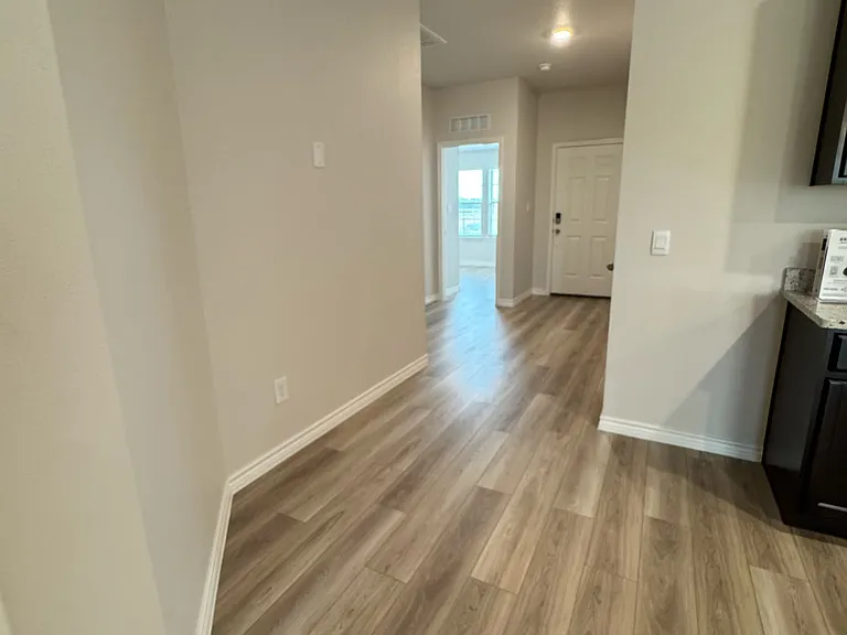 1645 Pleasant Dr — Photo 9