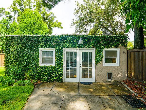 3rd image of 107 S Woodlynne Ave