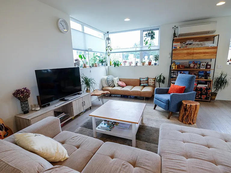 1851 S Jackson Pl — Photo 4