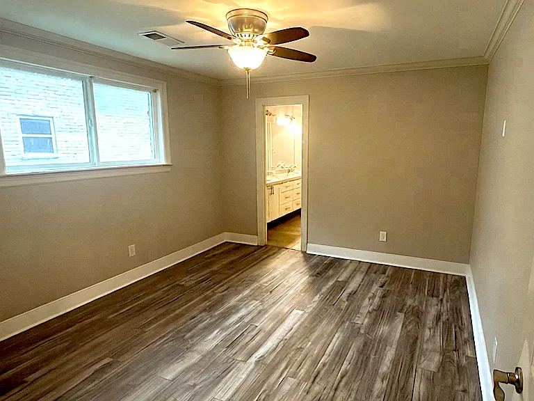 11007 Hillcroft Ave — Photo 22