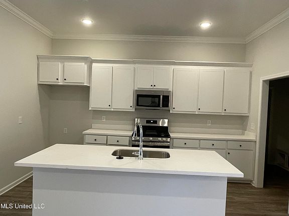 4th image of 509 Stone Brook Pl