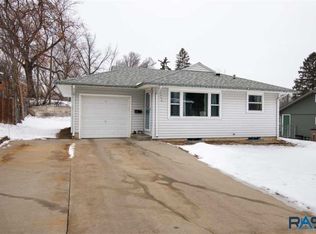 1304 E 30th St, Sioux Falls, SD 57105