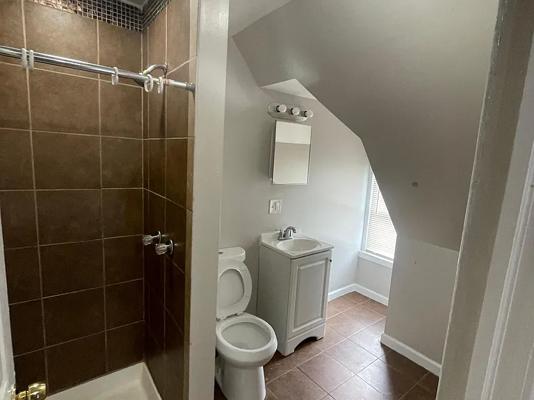 269 Laurel Ave #ST4 — Photo 4