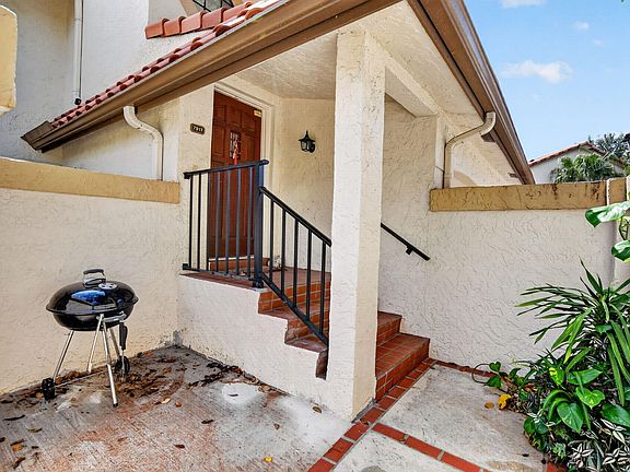 5th image of 7917 La Mirada Dr