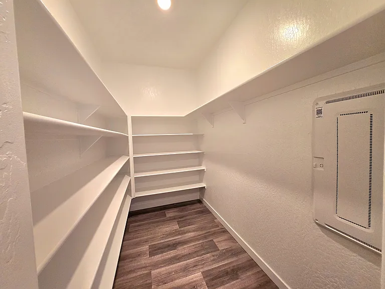 Pioneer Dr W — Photo 30