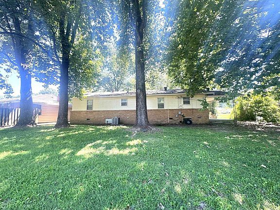 3rd image of 109 Lombardy Ln