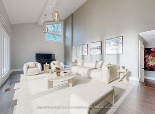 136 Denlow Blvd, Toronto, ON M3B 3J2