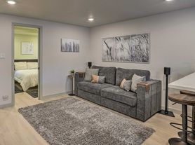 2715 Macarthur Blvd, Oakland, CA