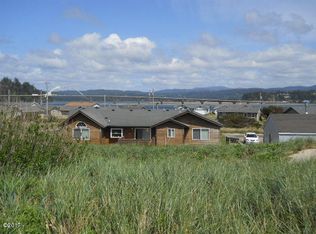 121 NW Oceania Dr, Waldport, OR 97394