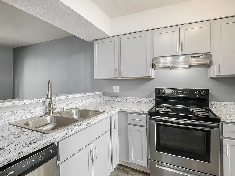 900 West Townhomes — Photo 12