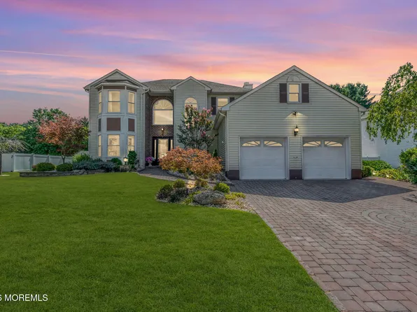 6 Johnny Drive, Farmingdale, NJ 07727