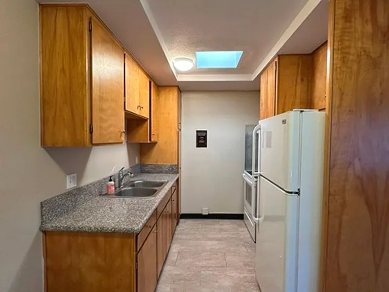 2544 Union St — Photo 20