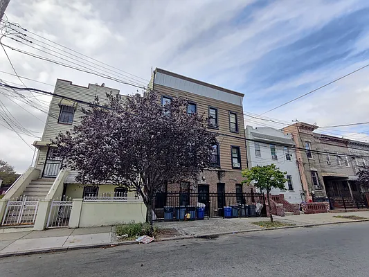 Rented by Signature Property Realty | media 31