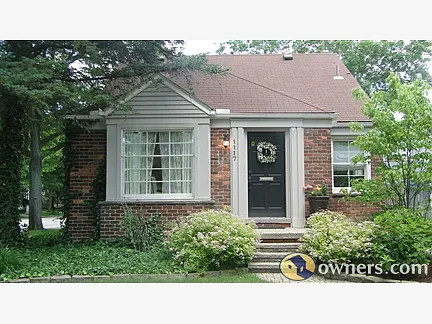 1117 Stanley Blvd photo 1