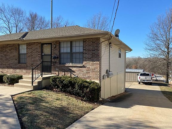 3rd image of 200 S Sterling Ave