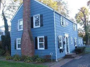 44 Church Ln, West Islip, NY 11795