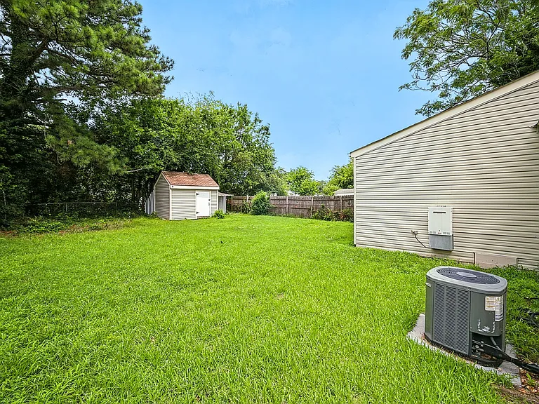 55 Greeneland Blvd — Photo 12