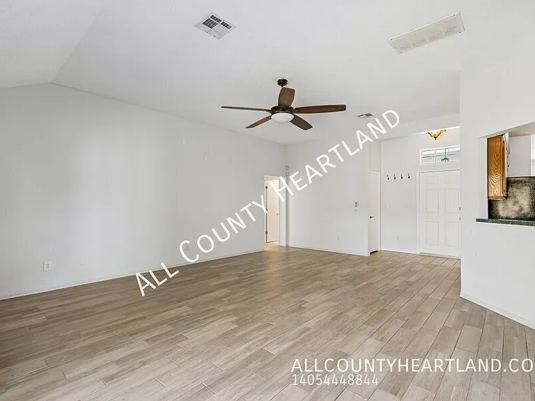 8801 Scirocco Cir — Photo 4