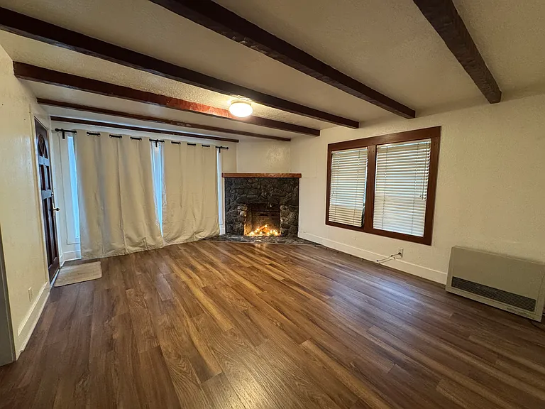 903 Locust St #A — Photo 11