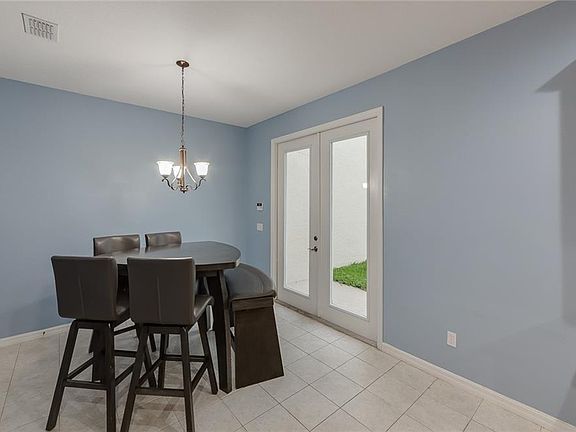 5th image of 14527 Clarkson Dr #0