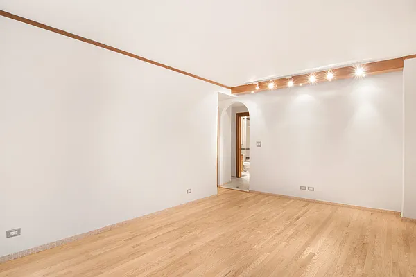 Rented by WAM Partners - William Moses Co. | media 27