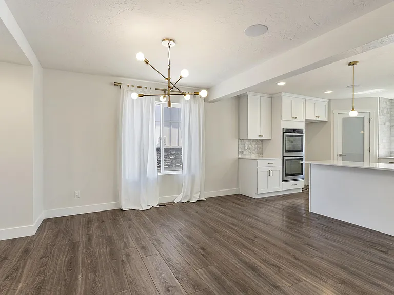 414 E 8800 S — Photo 13