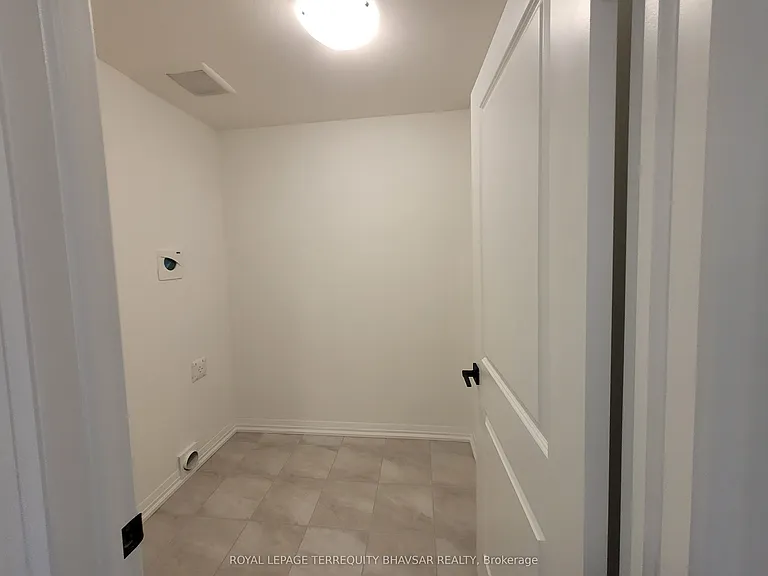 4552 Portage Rd #8 — Photo 30