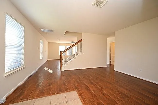 9403 Coatsworth Dr — Photo 40