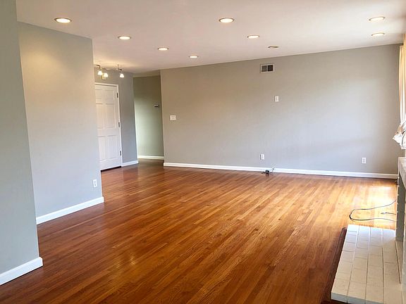 3rd image of 2620 Donegal Ave